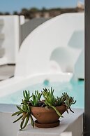 Amphitrite Suites Santorini