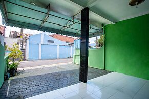 SPOT ON 2871 Hotel Budi