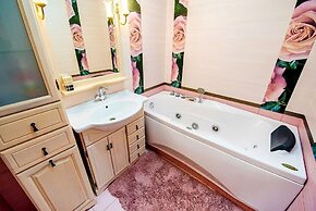 Apartment on Svetlanskaya 183