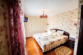 Apartment on Svetlanskaya 183