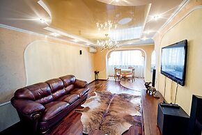 Apartment on Svetlanskaya 183