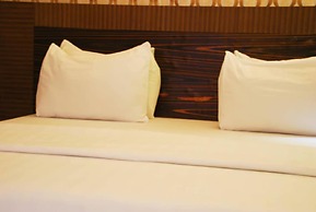 Tuscany Suites