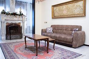 Old City Stylish 4BR by Ahlan Hospitality