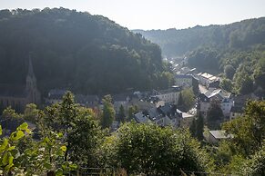 Hu Birkelt Village