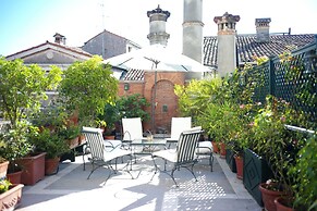 Luxurious Palazzo in Venice in the Rialto Area With Housekeepercook