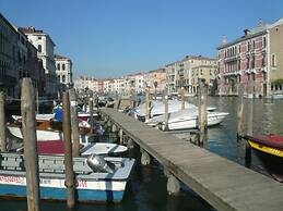 Luxurious Palazzo in Venice in the Rialto Area With Housekeepercook