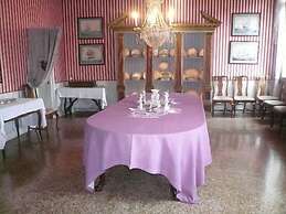 Luxurious Palazzo in Venice in the Rialto Area With Housekeepercook