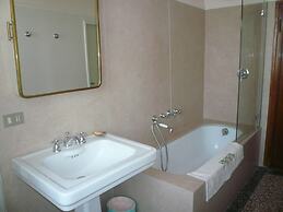 Luxurious Palazzo in Venice in the Rialto Area With Housekeepercook