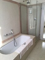Luxurious Palazzo in Venice in the Rialto Area With Housekeepercook