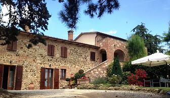 Welcome at Poggio Cantarello Country Home Tuscany
