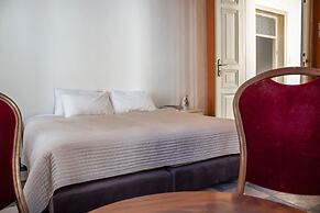 Heart of Old city 3BR by Ahlan Hospitality