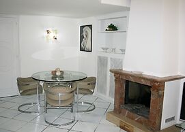 Apartment at the Roman Forum in the Center of Rome