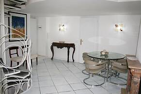 Apartment at the Roman Forum in the Center of Rome