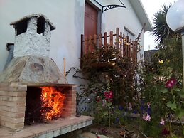 Rose Garden, Super Cheap Holiday Home in the Southernmost tip of Sardi