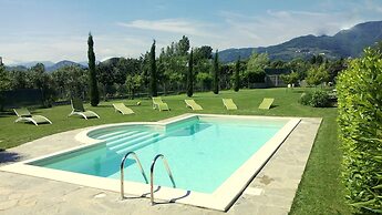 Villa In Lucca Placed in a Residential Area, all Services Nearby