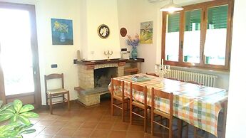 Villa In Lucca Placed in a Residential Area, all Services Nearby