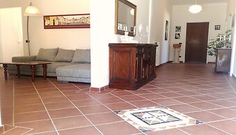 Villa In Lucca Placed in a Residential Area, all Services Nearby