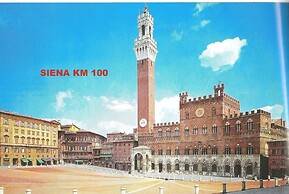 Villa In Lucca Placed in a Residential Area, all Services Nearby