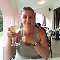 Villa In Lucca Placed in a Residential Area, all Services Nearby