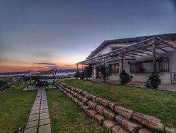 Apartment in Countryside Villa With Pool Within the Se Sicilian Barocc