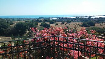 Apartment in Countryside Villa With Pool Within the Se Sicilian Barocc