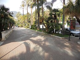 Solaria 1 and 2 - Ospedaletti Ligure - Lungomare C Colombo Nrfloor