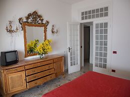 Solaria 1 and 2 - Ospedaletti Ligure - Lungomare C Colombo Nrfloor