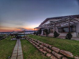 Studio Apartment in Countryside Villa With Swimming Pool