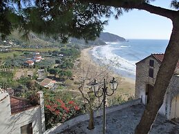 Holiday Resorts for 10 Persons, With Swimming Pool, Wifi and air Condi