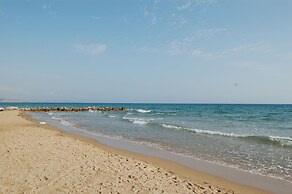 Apartment In Villa Near The Sea