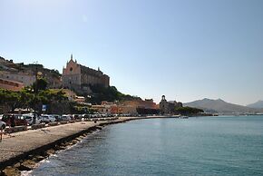 Belvedere Home With sea View on the Gulf of Gaeta