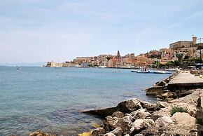 Belvedere Home With sea View on the Gulf of Gaeta