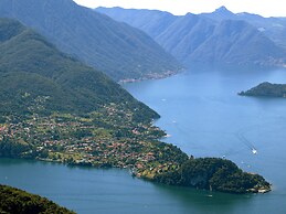 Apartment With Garden and Private Parking