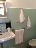 Apartment With Garden and Private Parking