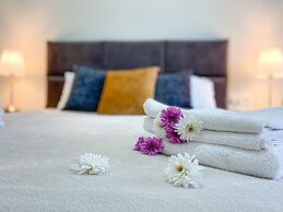 Mary's Well 3 BR by Ahlan Hospitality