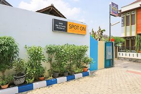 OYO 2440 Wallet Family Residence Syariah