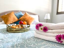 Modern Downtown 3BR by Ahlan Hospitality