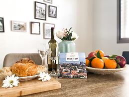 Modern Downtown 3BR by Ahlan Hospitality