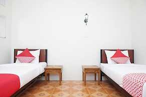 OYO 2410 Intan Hotel