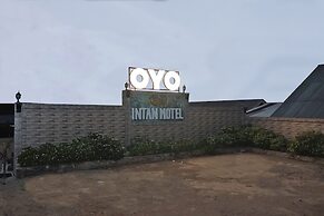 OYO 2410 Intan Hotel