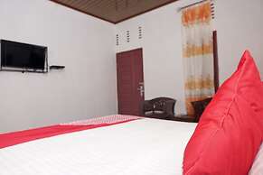 OYO 2410 Intan Hotel