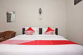 OYO 2410 Intan Hotel