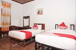 OYO 2410 Intan Hotel