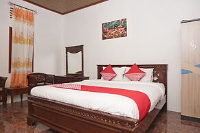 OYO 2410 Intan Hotel