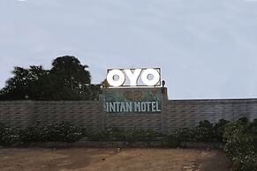 OYO 2410 Intan Hotel