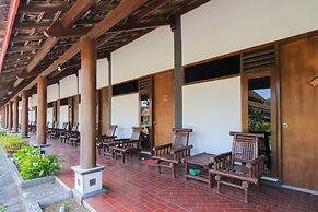 OYO 2465 Hotel Raung View