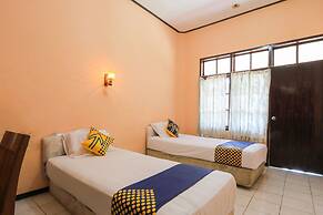 OYO 2465 Hotel Raung View