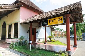 OYO 2465 Hotel Raung View