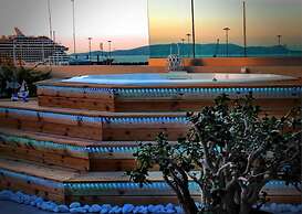 Luxury Sea View Penthouse with Hot Tub