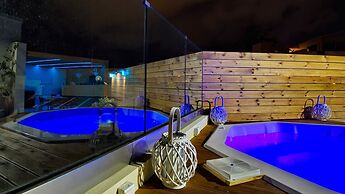 Luxury Sea View Penthouse with Hot Tub